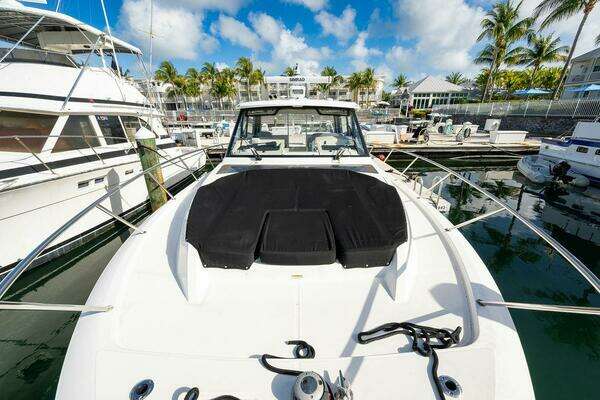 2023 Boston Whaler 40
