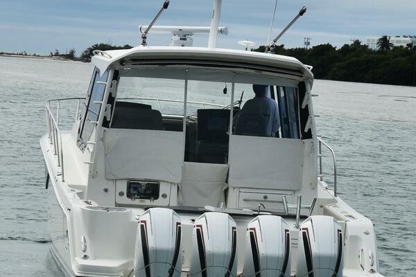 40ft Boston Whaler Yacht For Sale