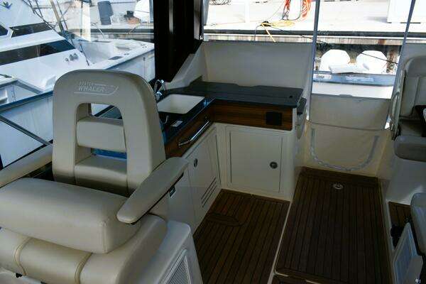 Boston Whaler 405 Conquest Yacht For Sale