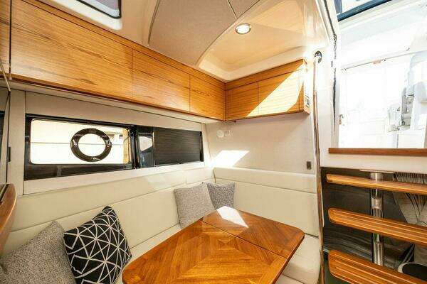 2023 Boston Whaler 40