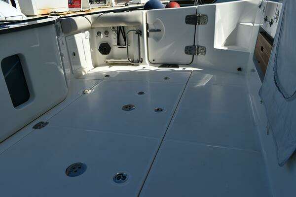 Boston Whaler 405 Conquest Yacht For Sale