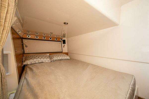 2023 Boston Whaler 40