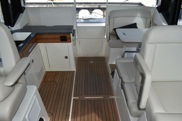 40ft Boston Whaler Yacht For Sale