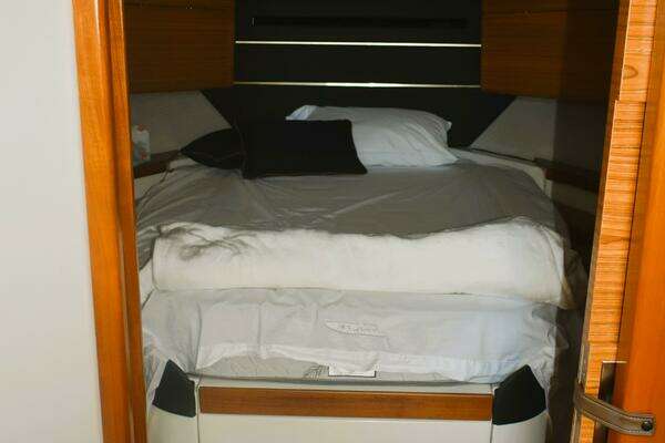 Boston Whaler 405 Conquest Yacht For Sale