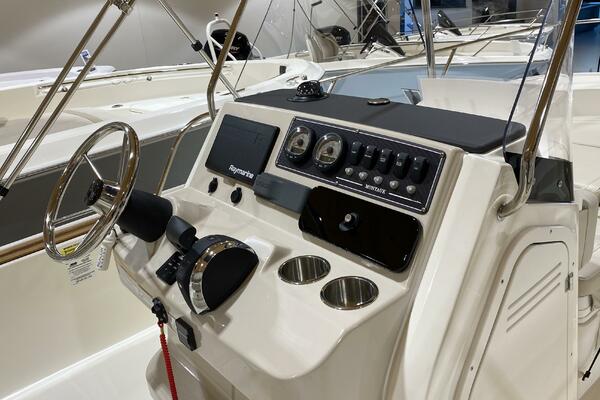 21ft Boston Whaler Yacht For Sale
