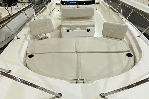 21ft Boston Whaler Yacht For Sale