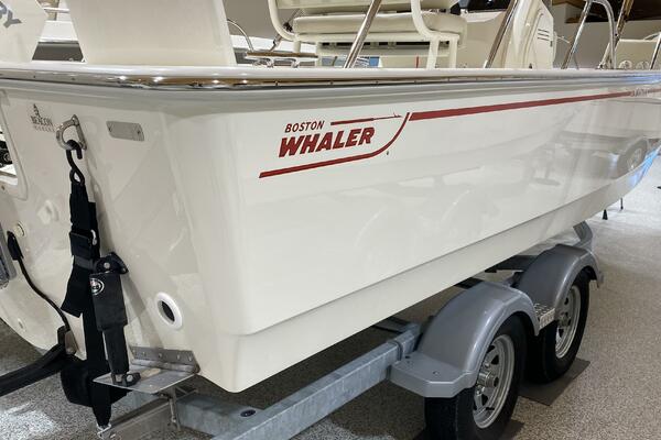 21ft Boston Whaler Yacht For Sale