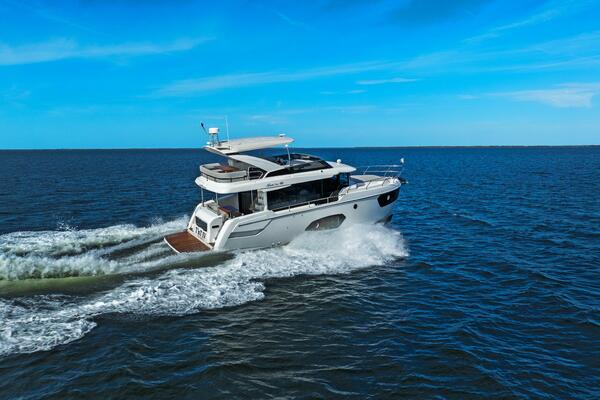 2025 Absolute 48 Navetta - Profile