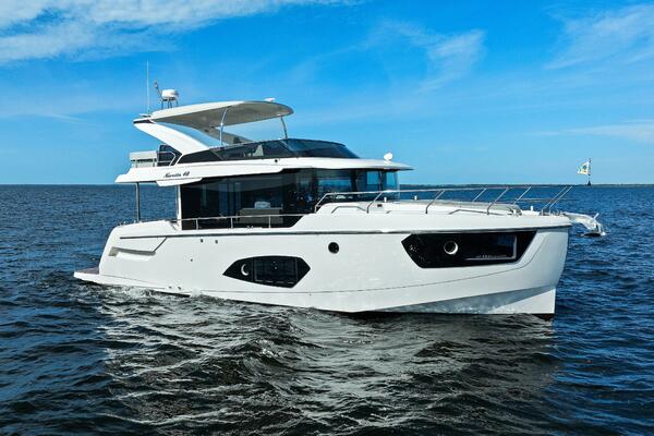 2025 Absolute 48 Navetta - Profile 