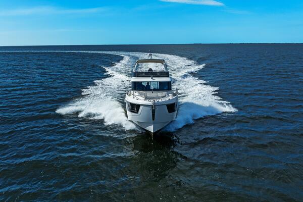 2025 Absolute 48 Navetta - Profile