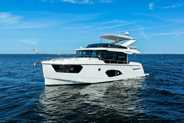 2025 Absolute 48 Navetta - Profile