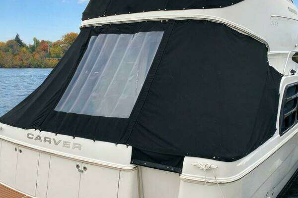 2005 Carver 36