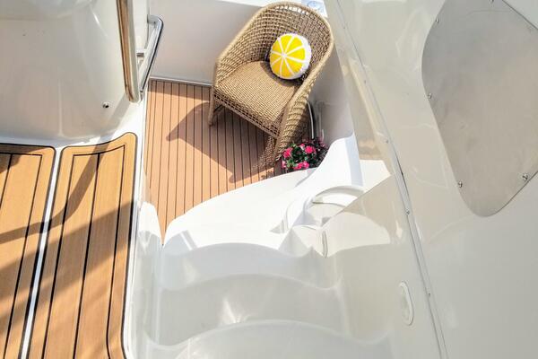 Summer Passport 36ft Carver Yacht For Sale