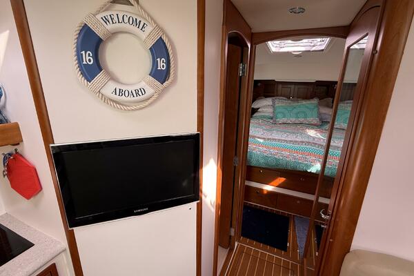 Loki 40ft MJM Yacht For Sale