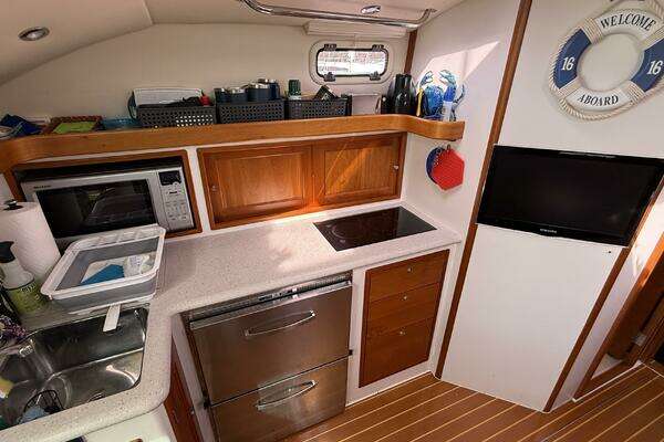 MJM 40z Yacht For Sale