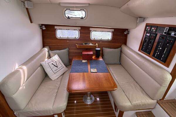 MJM 40z Yacht For Sale