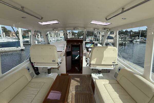 MJM 40z Yacht For Sale