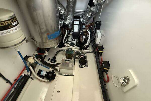 MJM 40z Yacht For Sale