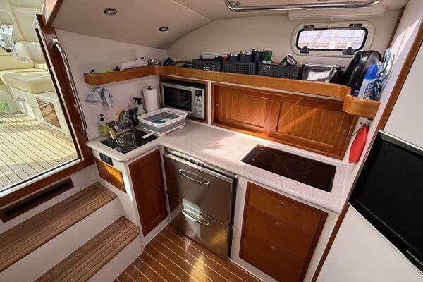 Loki 40ft MJM Yacht For Sale