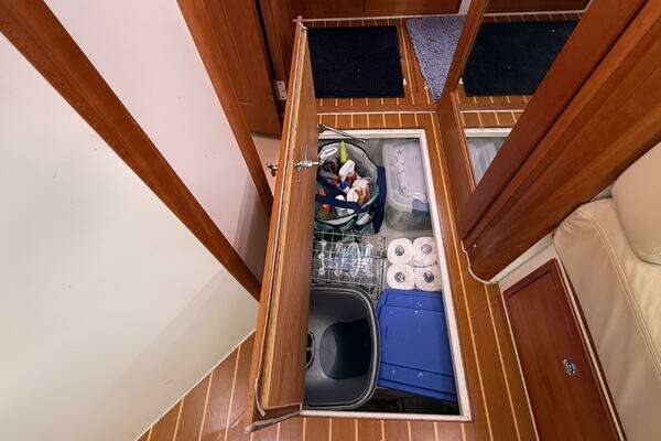 MJM 40z Yacht For Sale