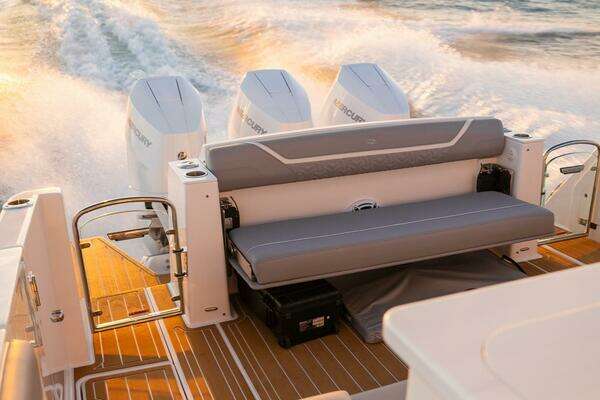 Regal SAV Yacht For Sale