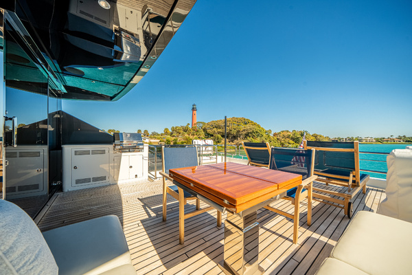 95ft Ocean Alexander Yacht For Sale