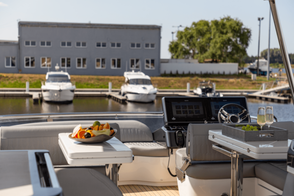 Galeon 560 FLY Yacht For Sale