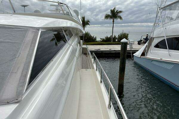1999 Ferretti Yachts 80