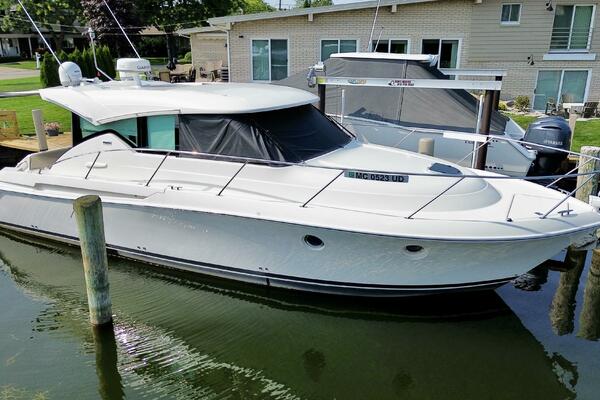 40FT (12.4M) TIARA YACHTS