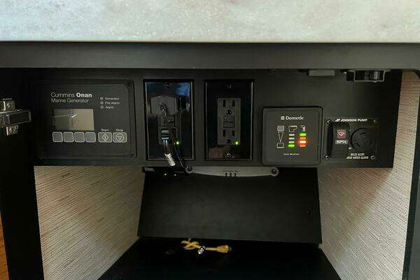 Tiara Yachts 39 Coupe Yacht For Sale