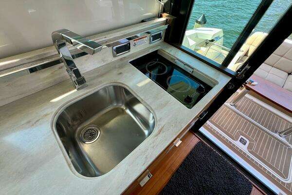 Tiara Yachts 39 Coupe Yacht For Sale