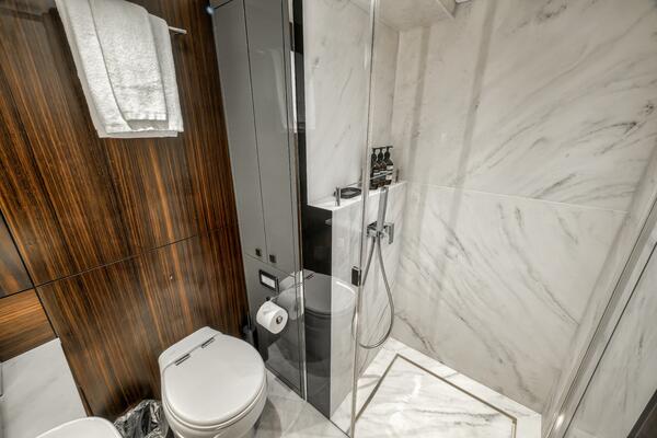 Dolce Far Niente 88ft Sunseeker Yacht For Sale