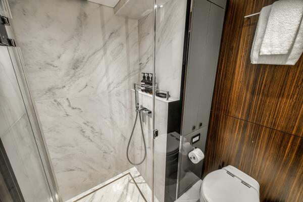 Dolce Far Niente 88ft Sunseeker Yacht For Sale