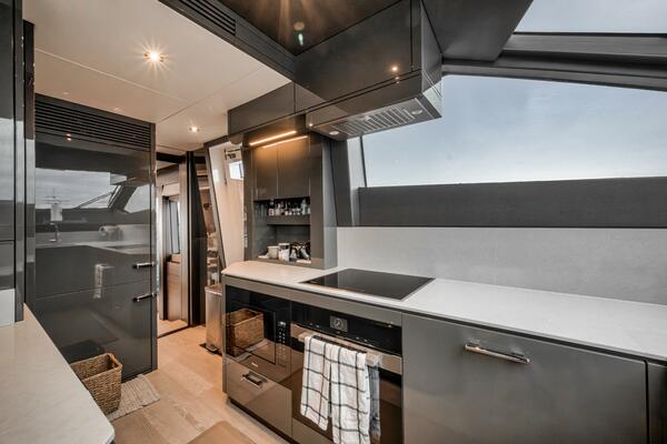 Dolce Far Niente 88ft Sunseeker Yacht For Sale