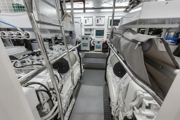 Dolce Far Niente 88ft Sunseeker Yacht For Sale