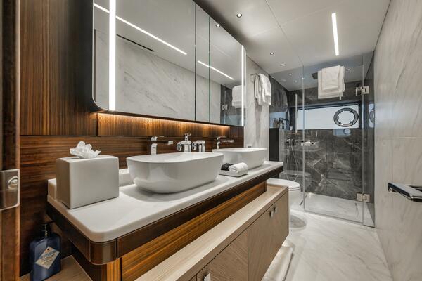 Dolce Far Niente 88ft Sunseeker Yacht For Sale