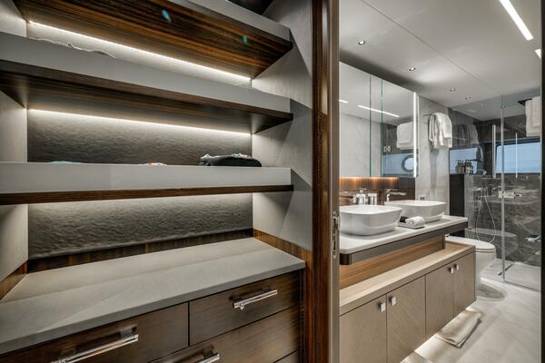 Dolce Far Niente 88ft Sunseeker Yacht For Sale