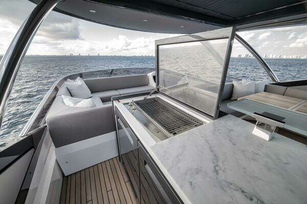 Sunseeker 88 Yacht Yacht For Sale