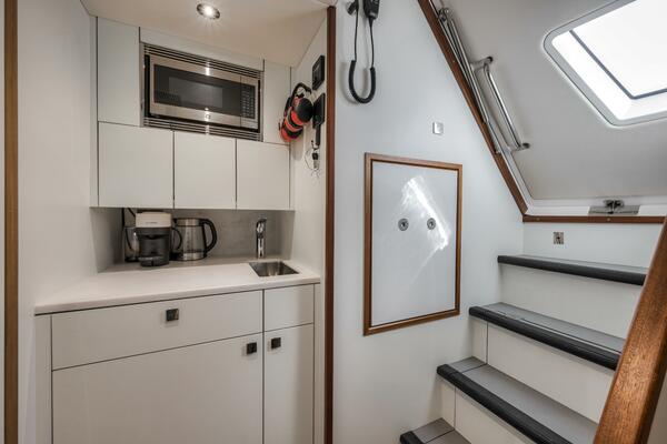 Dolce Far Niente 88ft Sunseeker Yacht For Sale