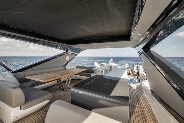Dolce Far Niente 88ft Sunseeker Yacht For Sale