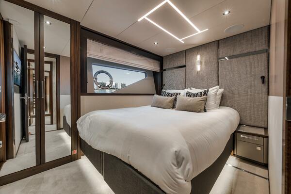 Dolce Far Niente 88ft Sunseeker Yacht For Sale