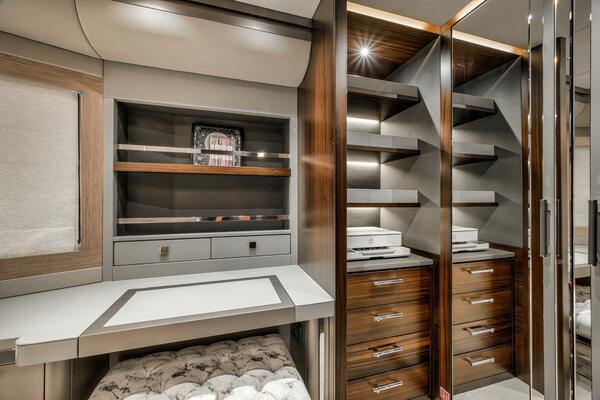 Dolce Far Niente 88ft Sunseeker Yacht For Sale