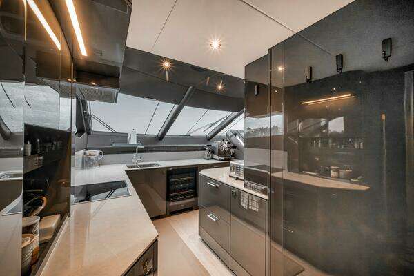 Sunseeker 88 Yacht Yacht For Sale