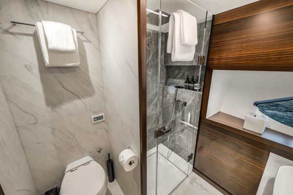 Dolce Far Niente 88ft Sunseeker Yacht For Sale