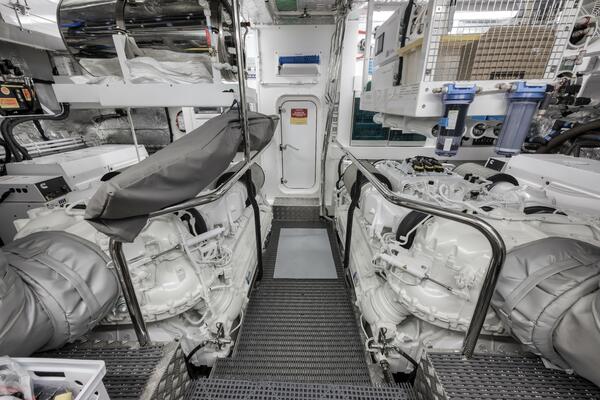 Dolce Far Niente 88ft Sunseeker Yacht For Sale