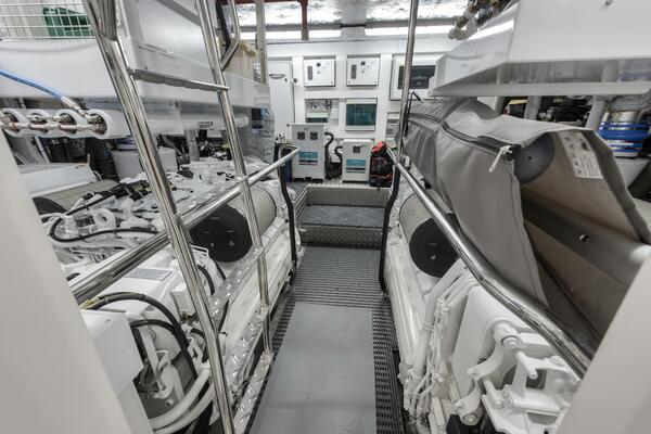 Dolce Far Niente 88ft Sunseeker Yacht For Sale