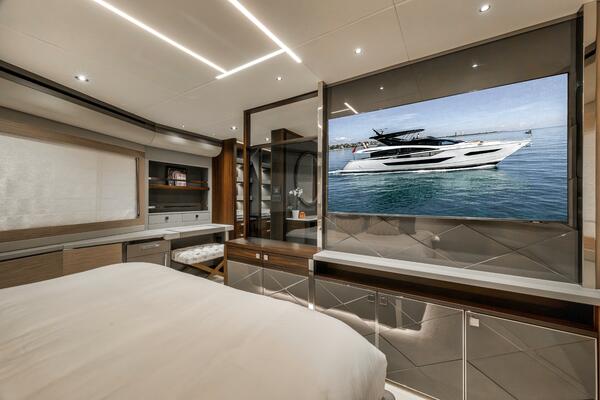 Dolce Far Niente 88ft Sunseeker Yacht For Sale