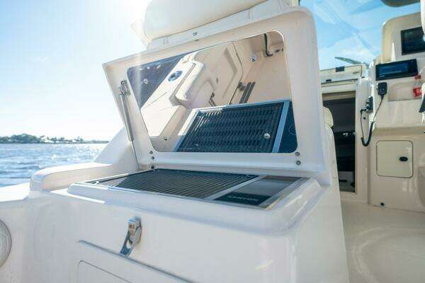 Grady-White Express 330 Yacht For Sale