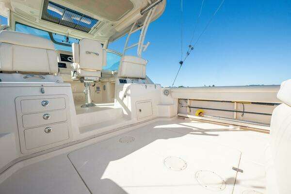 Grady-White Express 330 Yacht For Sale