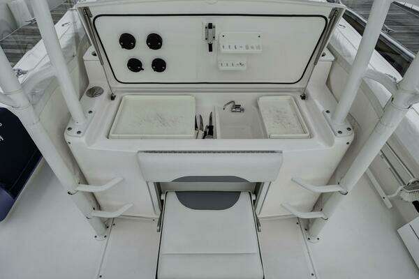 Everglades 435 Center Console Yacht For Sale